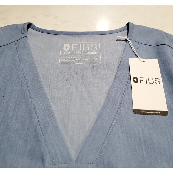 NWT FIGS Womens Casma Three Pocket Scrub Top Light Blue Size XL - Picture 5 of 10